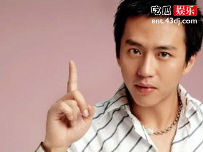 邓超晒消瘦侧脸照，自曝需要增重方法网友称可以向陈赫取经
