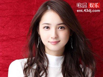 佐佐木希替出轨老公道歉，为孩子考虑没打算离婚