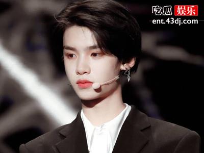 黄明昊参加过多少首歌曲创作 零零后弟弟真是未来可期啊