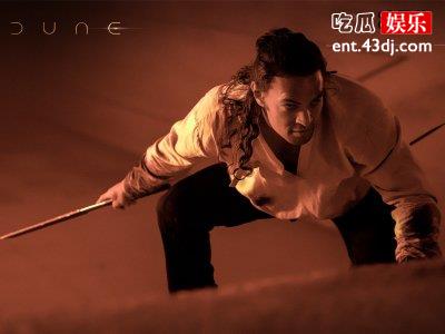 电影《沙丘》新剧照曝光，“甜茶”黑衣亮相！