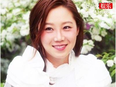 她刚成年就出道，遇到渣男离婚后独自带娃生存如今事业爆火！
