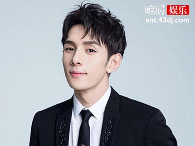 杨幂惊艳亮相李佳琦直播间，李佳琦直播开车遭批！