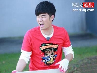《跑男》新路透：全员穿着水手服，baby竟然输给了他们