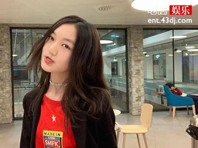 王菲女儿李嫣被拍泡夜店酒吧， 本人辟谣称子虚乌有！