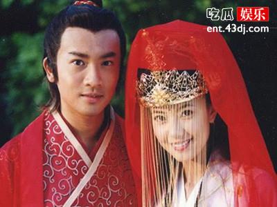 新版张无忌结婚面带微笑，网友：邓超版的才是真开心