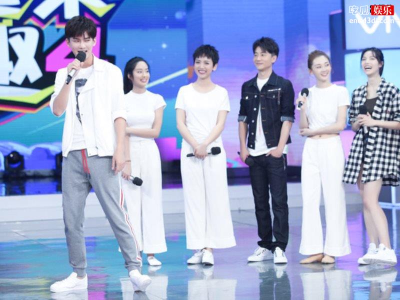 《快乐大本营》吴谨言重返青春，遇见校园同桌的你期待吗？