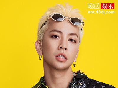 Tsong梁老师酒吧被打，何美延送上了自己的关心