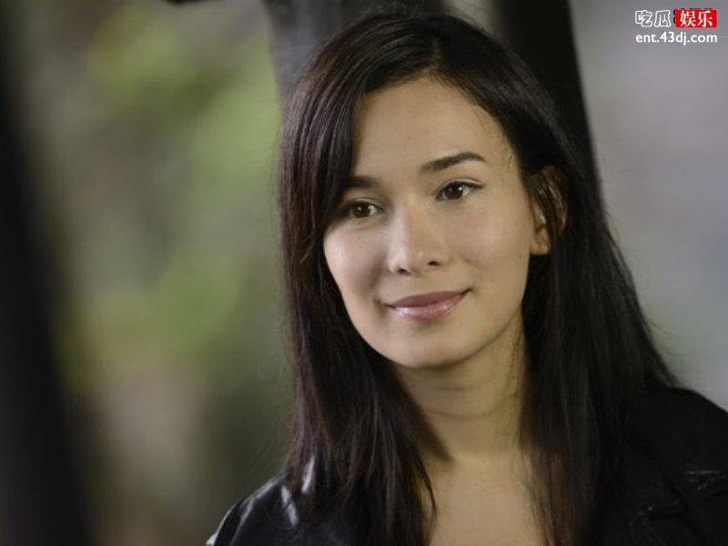 卢靖姗和韩庚牵手走进婚姻殿堂，俊男美女终得圆满