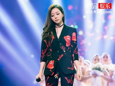 张靓颖公然开撕李宇春，只因为李宇春是同期冠军