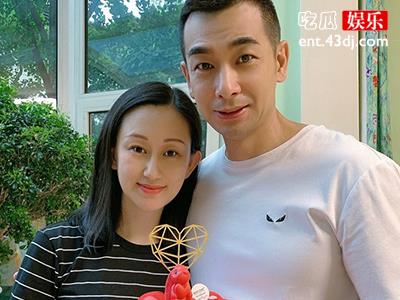 赵文卓与妻子张丹霞结婚13周年 妻子大度表示理解与梅姑感情