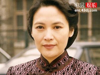 宋晓英近照曝光活力依旧， 旧照对比俨然是一个大美女！