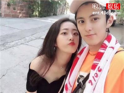 王鹤棣被曝恋情，与女方亲密牵手逛街