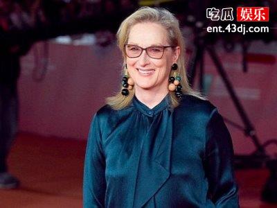 50岁还能演出少女风，71岁依然美艳动人！