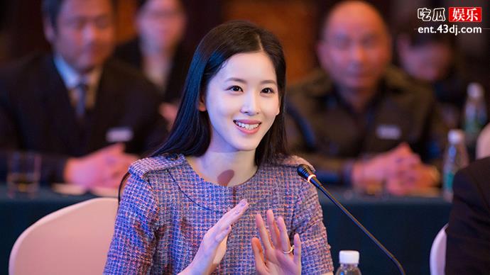 章泽天被怼荒废学业，本人霸气回应没想到奶茶妹妹居然还有这一面