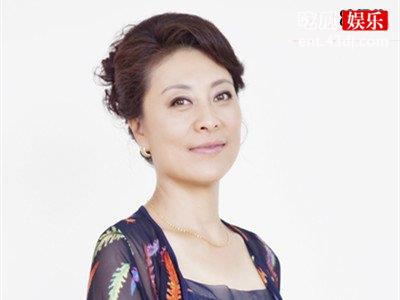 她曾是金鸡奖影后，产后5个月离婚了，今和女儿过得幸福