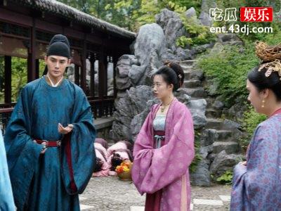 《清平乐》拍摄王凯邀请王鸥出演，被拒绝后调侃王鸥宅女！