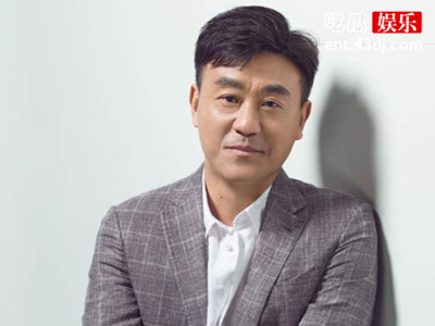 网友曝光何冰老婆照片，他老婆也是圈内人？