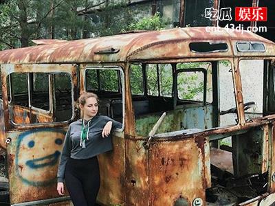 外国一模特不雅照，背景图居然切尔诺贝利核电站！