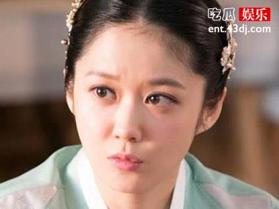 张娜拉新剧曝光，落魄只能演带娃母亲角色？