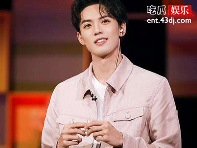 周峻纬情史过往揭秘，现任老婆是素人 照片流出引围观！