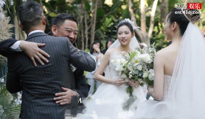不生孩子没有家庭就是失败者？杨丽萍被质疑多位女星齐声援！