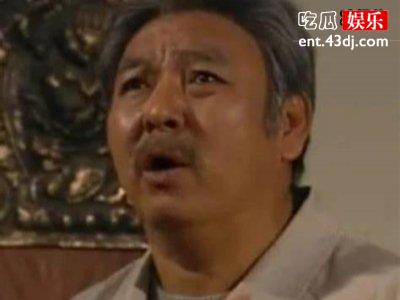蔡国庆和儿子同台，一样的表情相似的五官太和谐了！