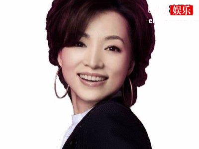 “绿叶”央视男主持，3次求婚董卿被拒！