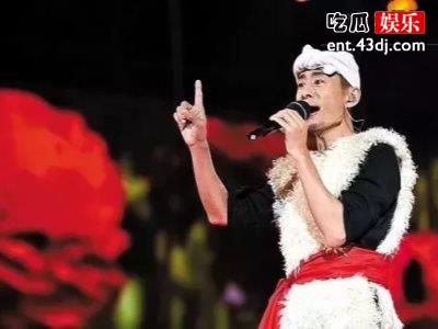 阿宝再遭质疑，晒视频曝光自家厨房内景白瓷砖生霉菌，被批评邋遢