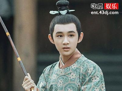 徐龙象天生蛮力，因此绰号取名黄蛮儿？