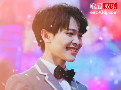 《致敬白衣天使》演唱会尤长靖倾情献唱，用音乐传递温暖！