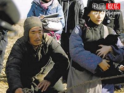 《1942》讲述的剧情是什么？影片中老东家最后的结局如何？