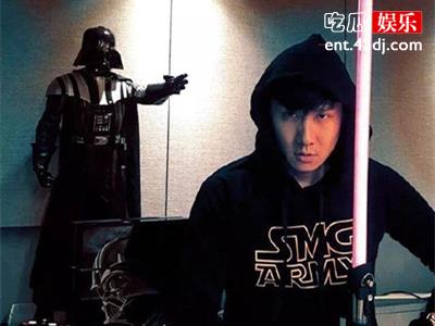 在黑暗的对面是光明是什么歌曲？原唱是谁？