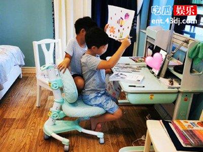 胡可晒儿子们的新画作，小鱼儿画功进步，网友:越来越好看了