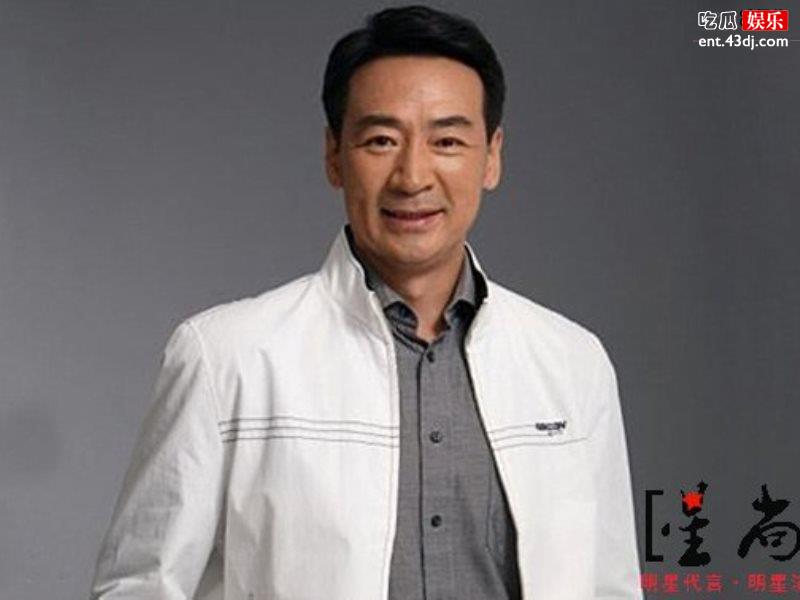 65岁老爸搭配12岁的儿子，寇振海二婚娶娇妻生活幸福！