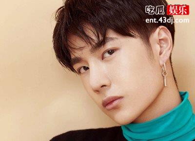 天天兄弟去摸老虎，王一博羡慕的直呼：我也想抱！