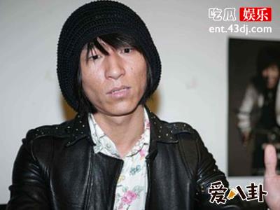 陈羽凡白百合彻底无缘，新恋情曝光女友起底名为何时珍
