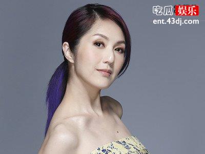 杨千嬅相貌平平，但人气高和凭借演技实力圈粉