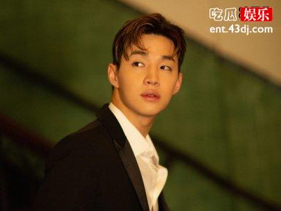 刘宪华为弥补粉丝的遗憾，举办第2次live演唱会通过直播互动