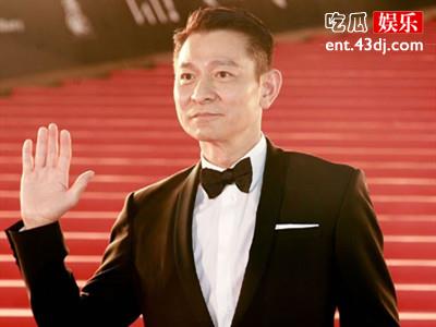刘德华获多伦多电影节特别贡献奖，新片《红毯先生》讲什么故事？