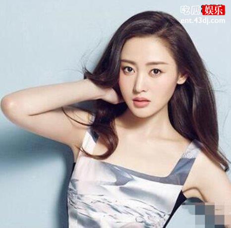 张天爱个性利落酷女孩，家中衣服整洁摆放好贤惠