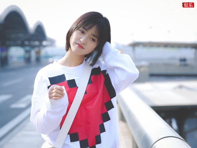 沈月在《致我们单纯的小美好》中有精彩演绎，深受观众喜爱