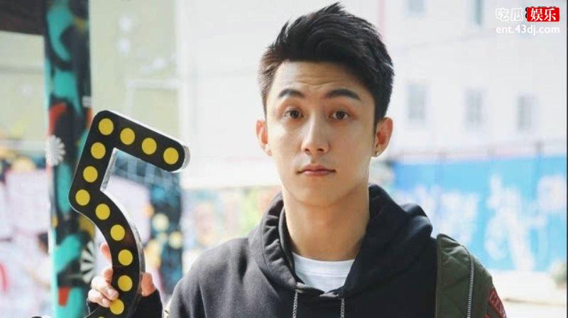 黄景瑜什么来头？新剧冯绍峰王千源甘愿给他做配女主来头也不小
