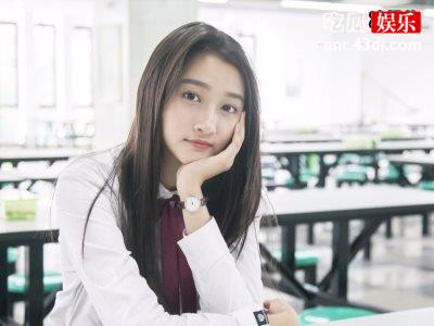 我家有女初长成，小美人关晓彤凭借《王牌》频获好感