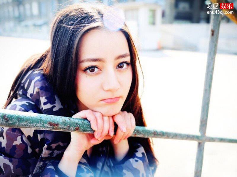 新剧《枕上书》上映，迪丽热巴饰演女主角美得难以言喻