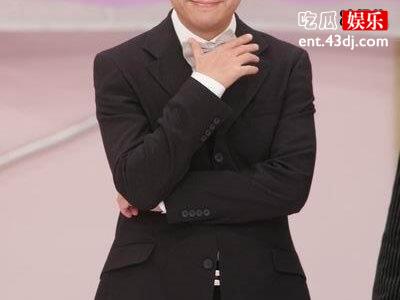 娶赌王女儿还没钱，欧阳震华连续八年开一辆车