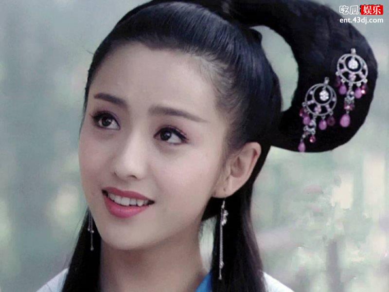 佟丽娅丢掉大火机会郑爽电影都会被撕掉，粉丝对艺人控制欲多强