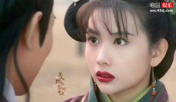 邱淑贞女儿万圣节化身九尾狐，精致的面容颇像妈妈