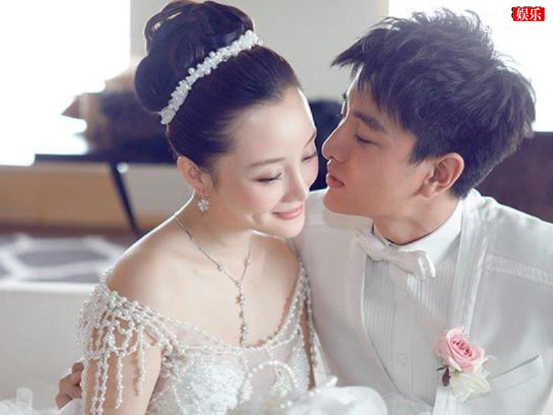 与贾乃亮频繁接触，李小璐心情大好离婚后已经很少见了