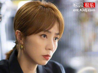 孙莉晒三胎小儿子，光头呆萌可爱