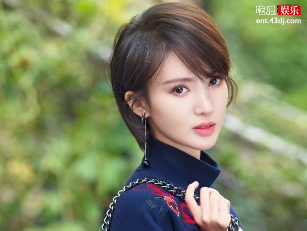 金晨是一个演技精湛的演员，在《无心法师》中有精彩的表现